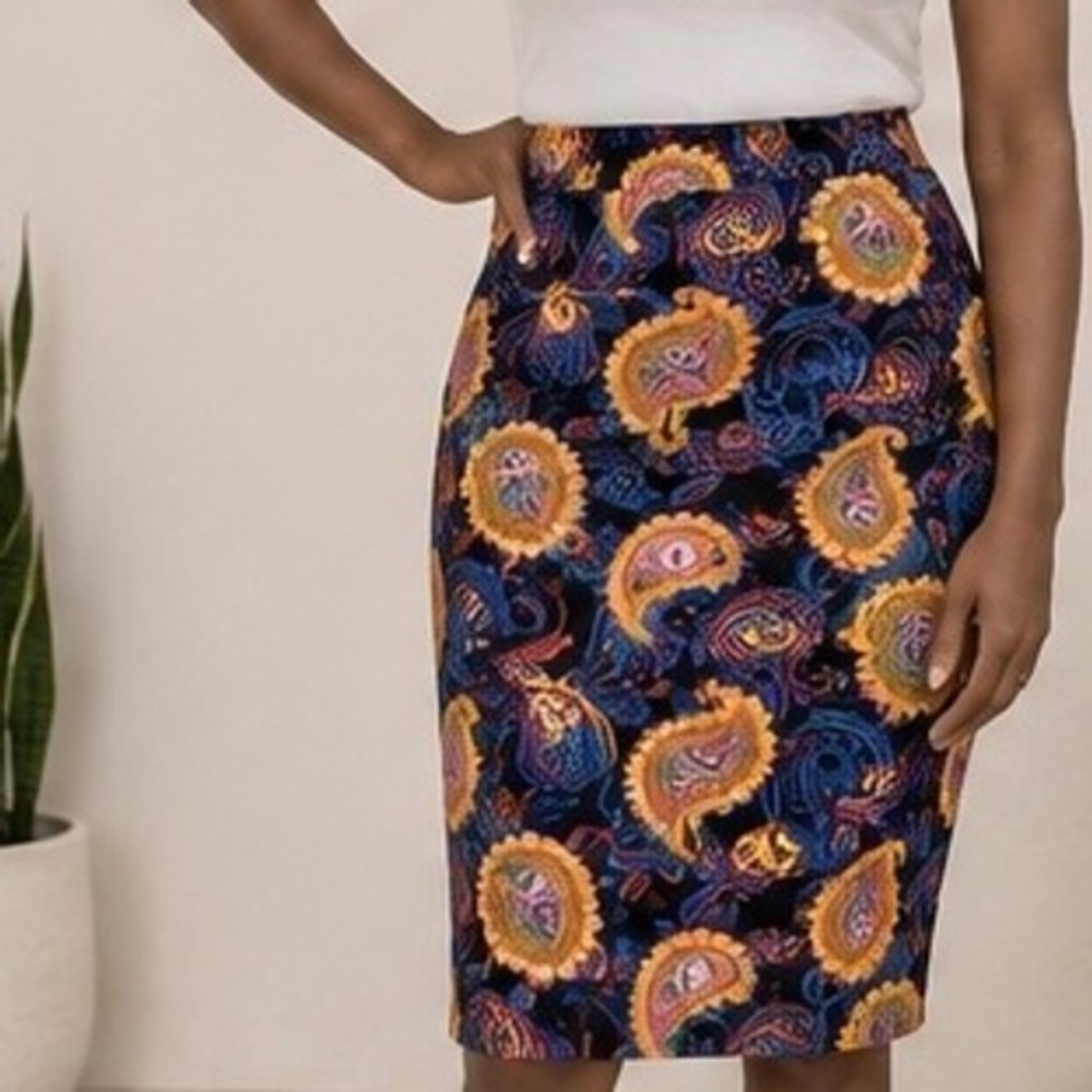 LuLaRoe Cassie Pencil Skirt Medium NWT Paisley Multi Color Stretch Knee Length